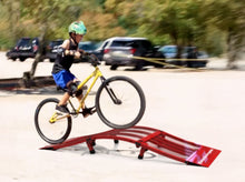 Load image into Gallery viewer, Mini Pump Track