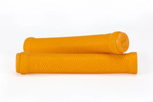 Cargar imagen en el visor de la galería, MERRITT ITSY GRIPS