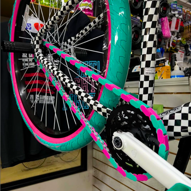 Bike Gifts for Girls – Teal & Pink Two Tone Insane Chains (35 or 56 Piece)